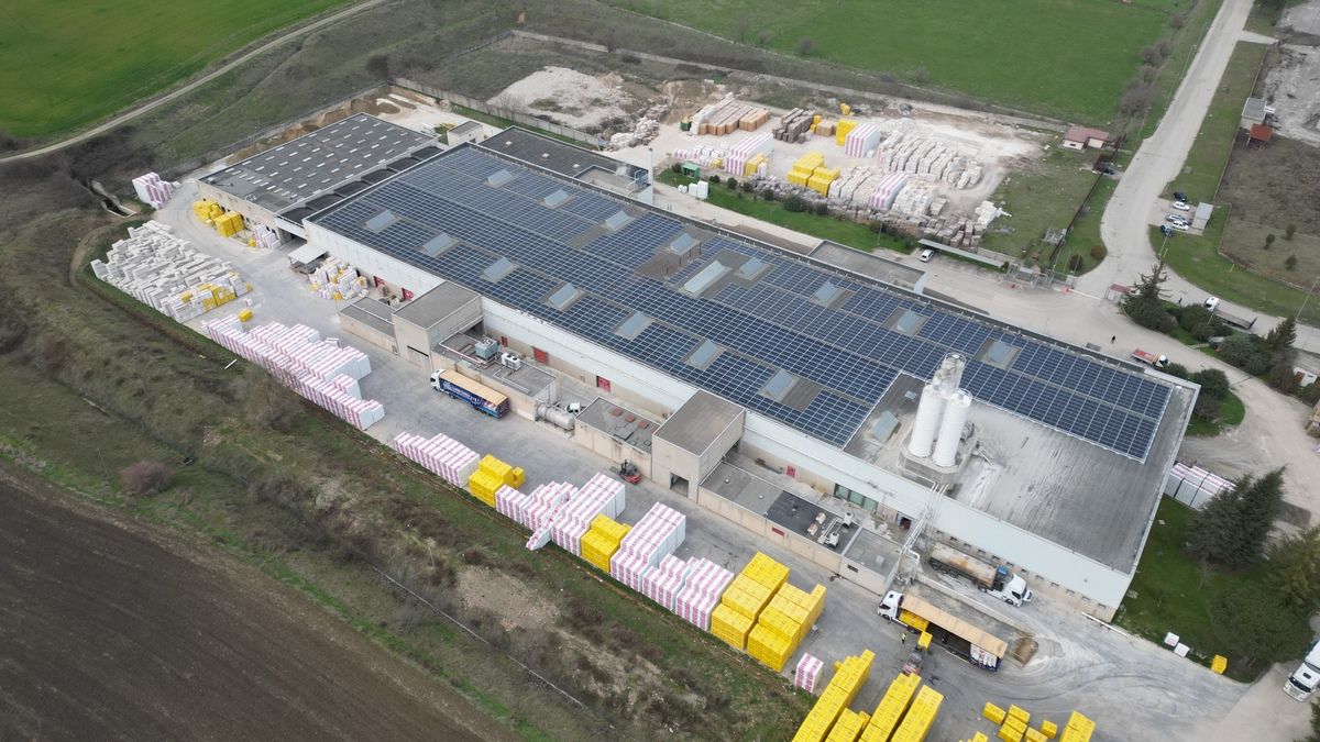 Fotovoltaico-su-tetto-in-guaina-3